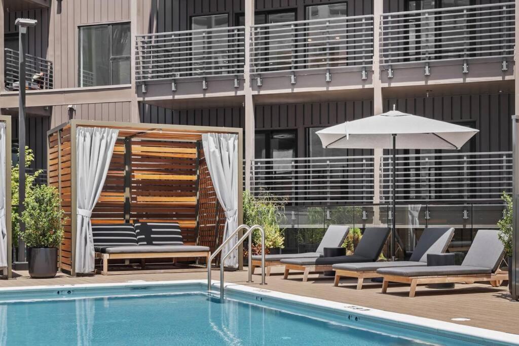Апартаменты Skyline View, Pool, Gym, Balcony'S, Walk To Bway! Нэшвилл Экстерьер фото