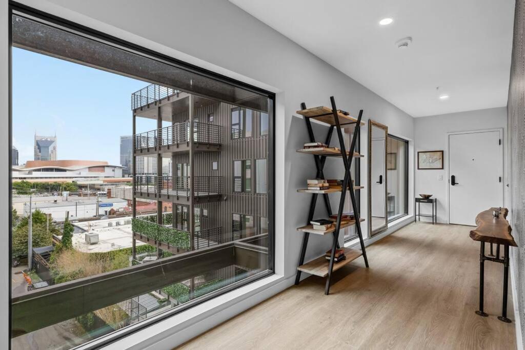 Апартаменты Skyline View, Pool, Gym, Balcony'S, Walk To Bway! Нэшвилл Экстерьер фото